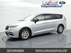 Used 2024 Chrysler Pacifica Touring L Minivan/Van for sale in Springfield, IL