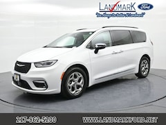 Used 2023 Chrysler Pacifica Limited Minivan/Van for sale in Springfield, IL