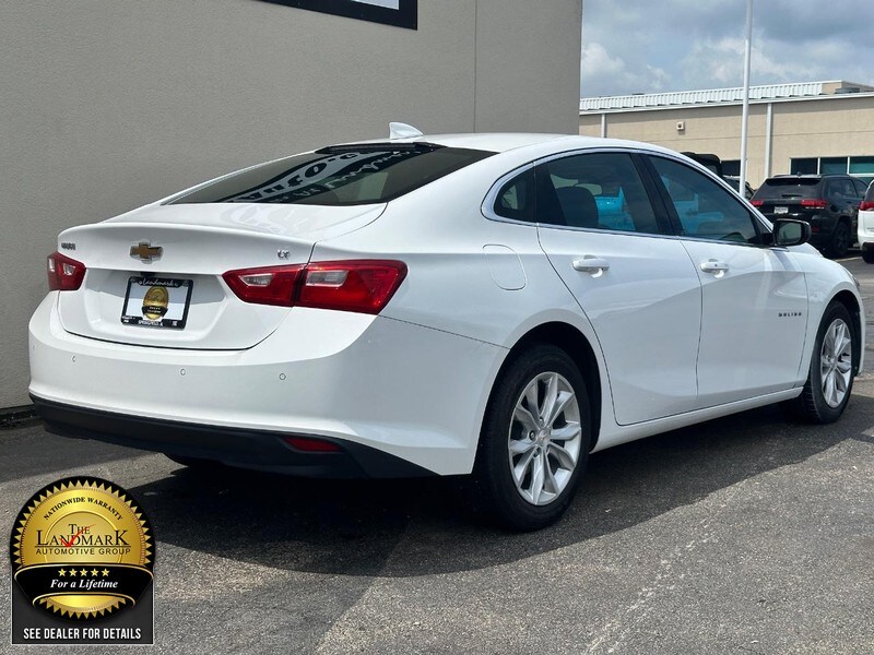 2024 Chevrolet Malibu 1LT photo 3