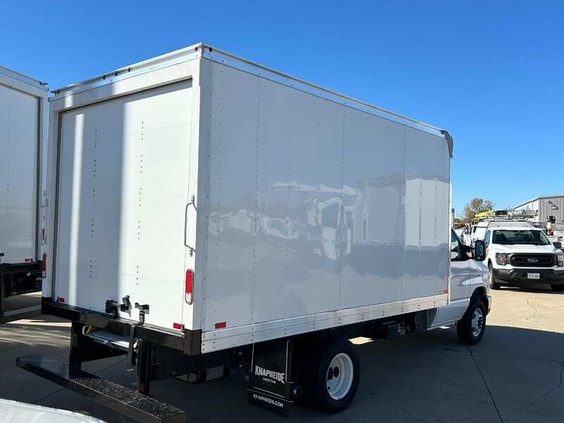 2025 Ford E-450 photo 3