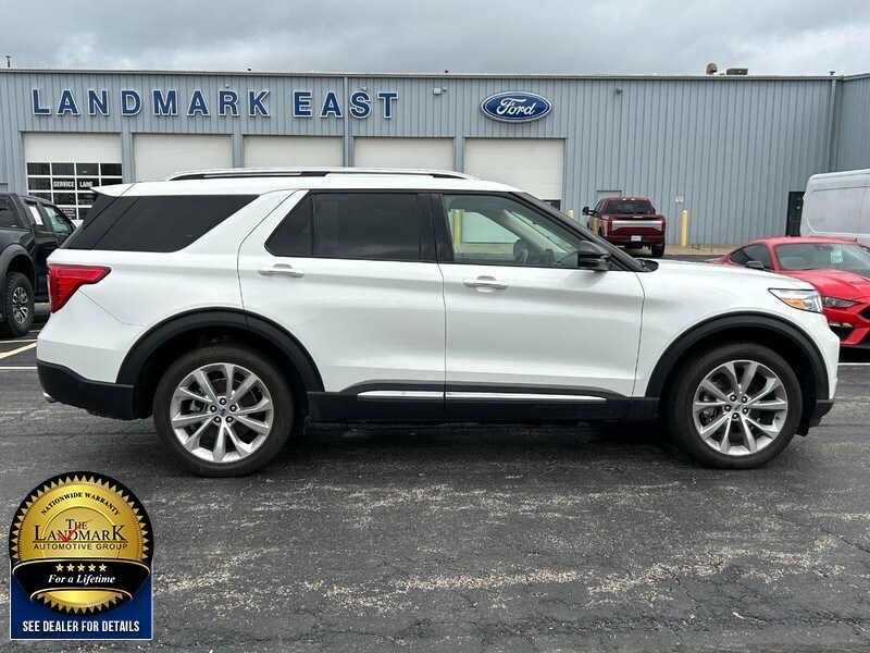 2022 Ford Explorer Platinum Hybrid photo 2