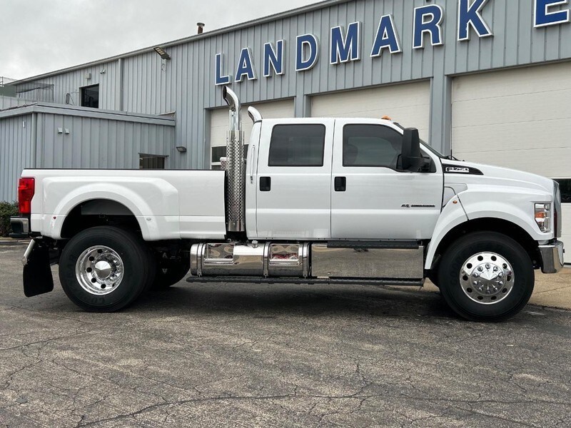 2025 Ford F-750 photo 2