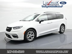 Used 2023 Chrysler Pacifica Limited Minivan/Van for sale in Springfield, IL