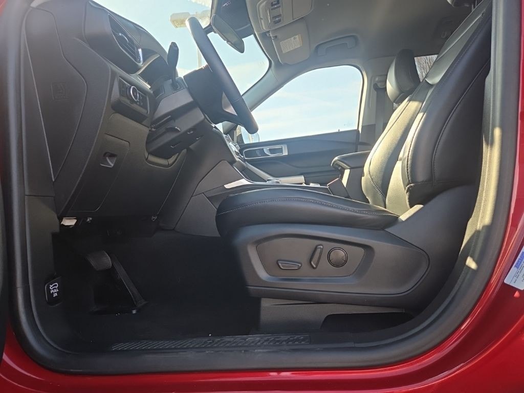 Used 2023 Ford Explorer XLT SUV