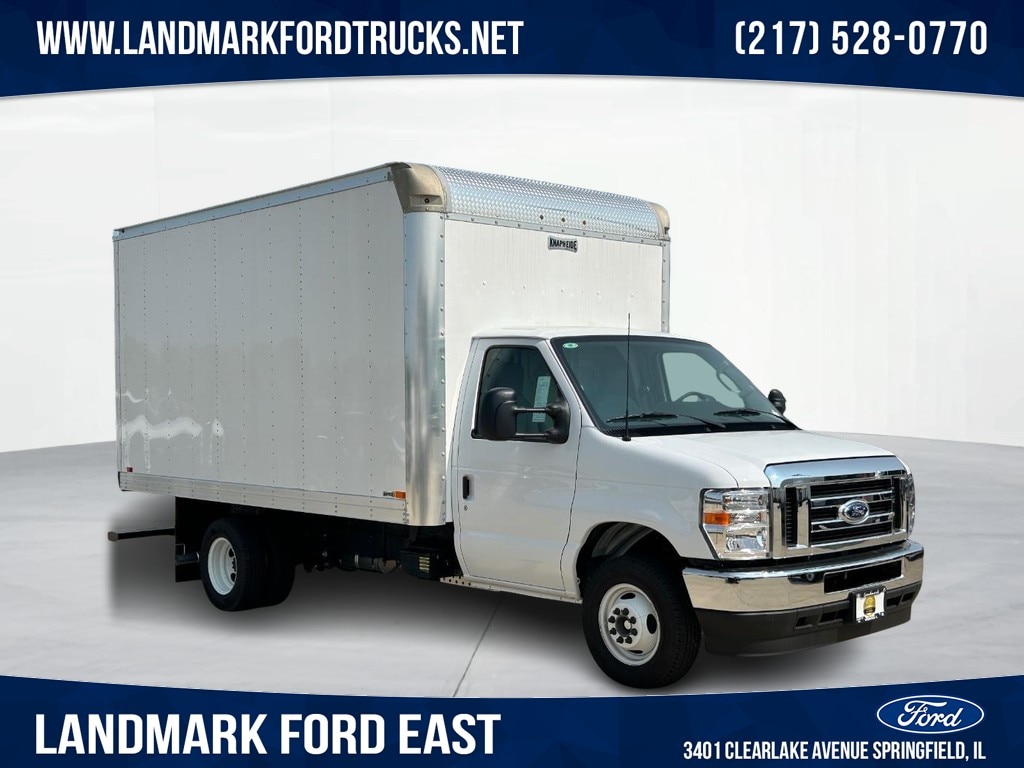 2025 Ford E-Series DRW E-450 Super Duty 158 in WB's photo