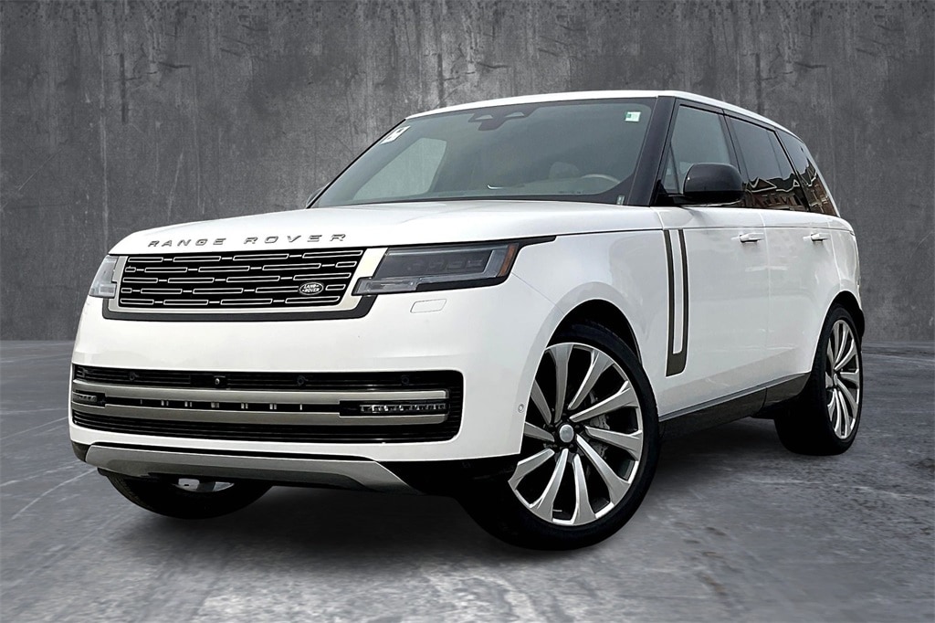 2025 Land Rover Range Rover SE's photo