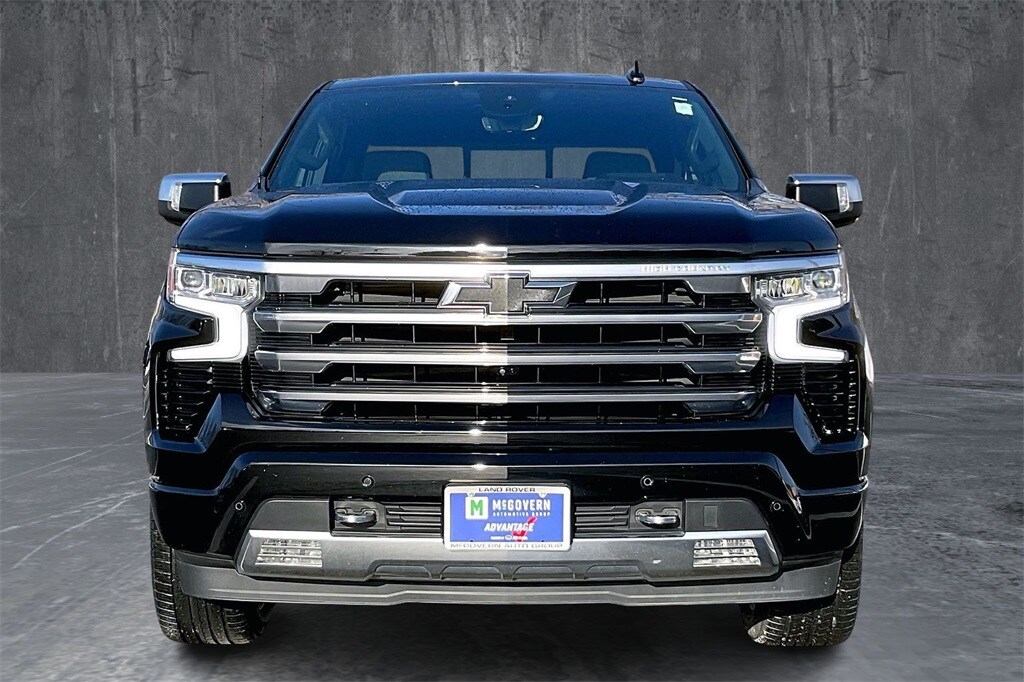 2023 Chevrolet Silverado 1500 High Country photo 2