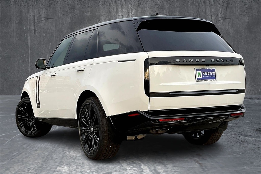 New 2025 Land Rover Range Rover SE SUV