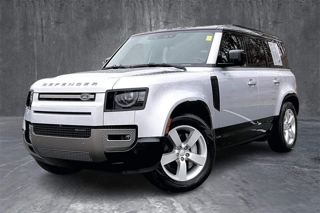 2023 Land Rover Defender X-Dynamic SE's photo