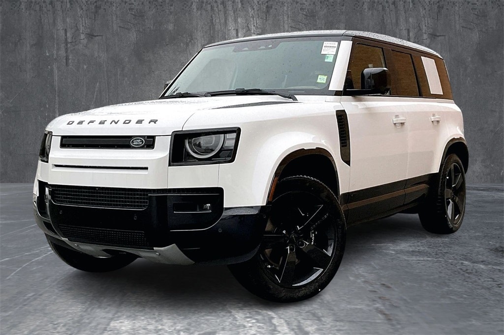 2026 Land Rover Defender V8's photo