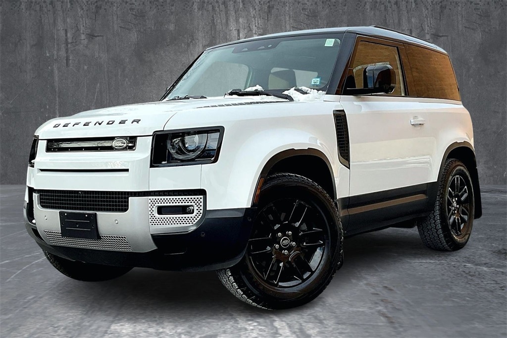 2025 Land Rover Defender S's photo