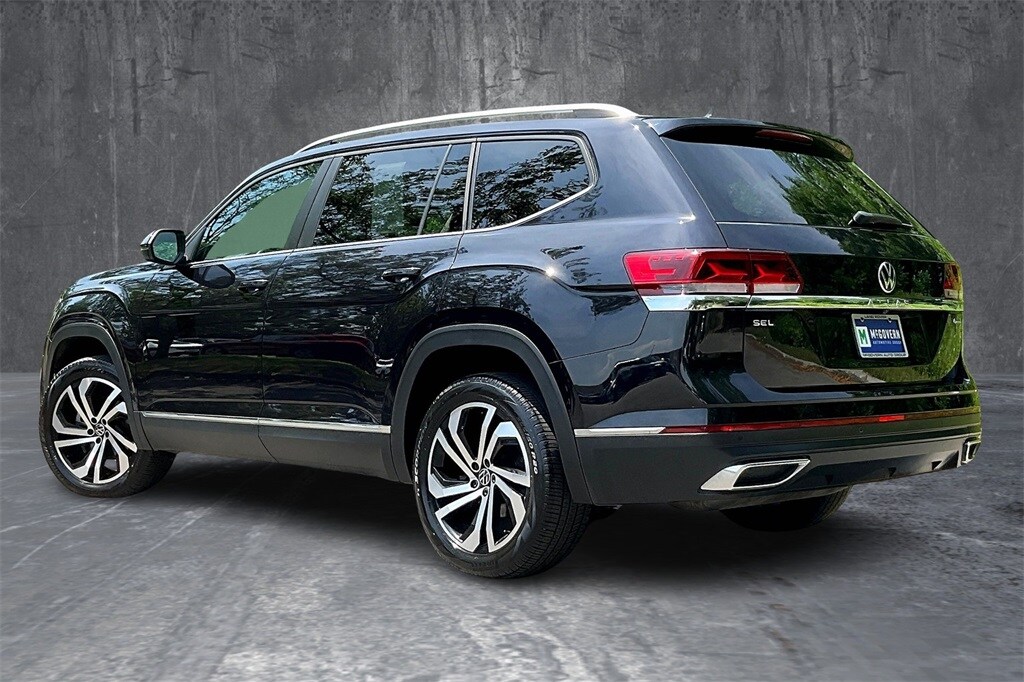 2023 Volkswagen Atlas SEL photo 2