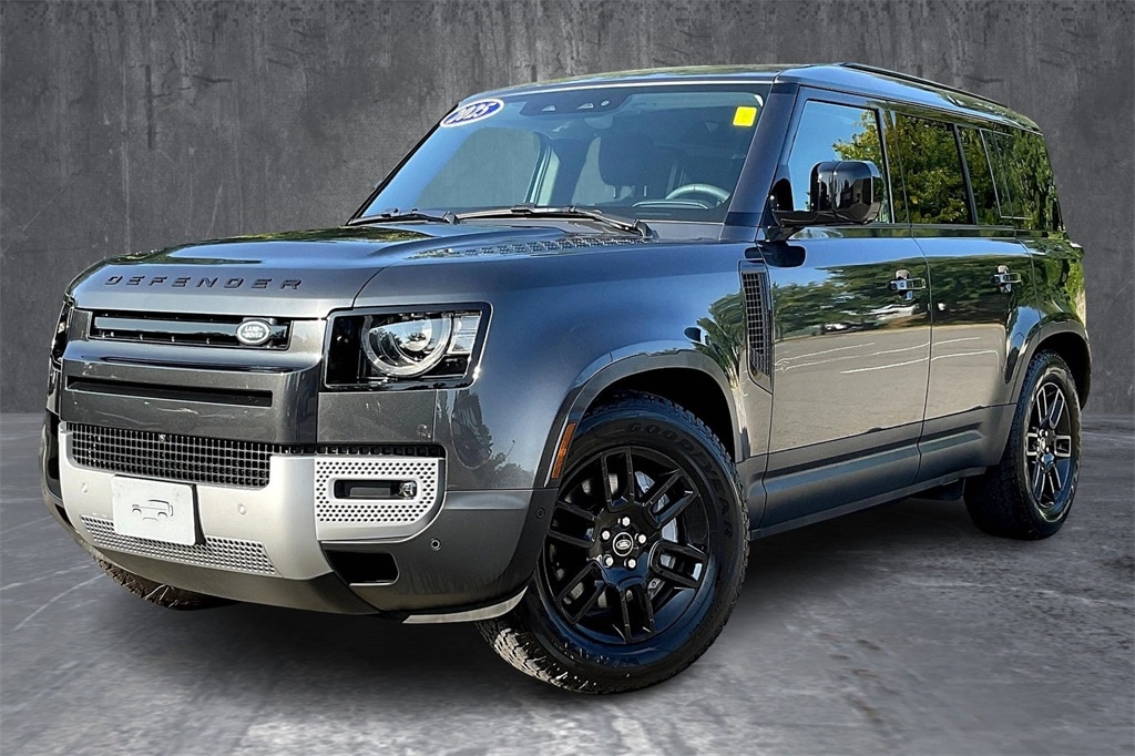 2025 Land Rover Defender 110 S
