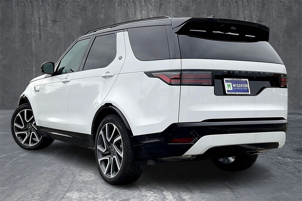 New 2025 Land Rover Discovery Dynamic SE SUV