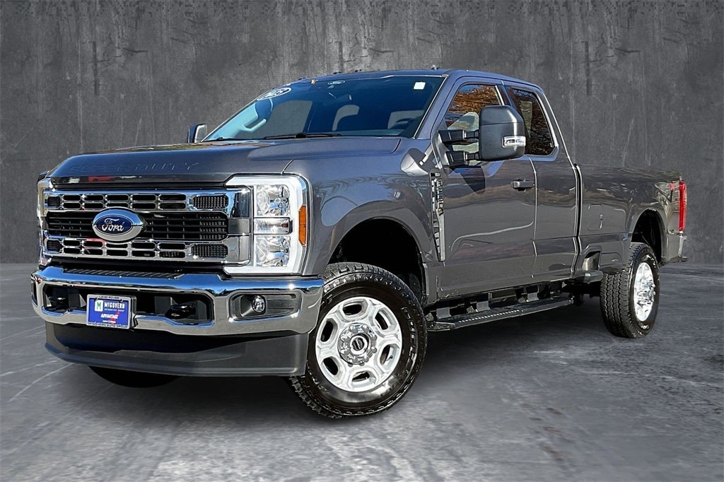 Used 2025 Ford F-250SD XLT Truck