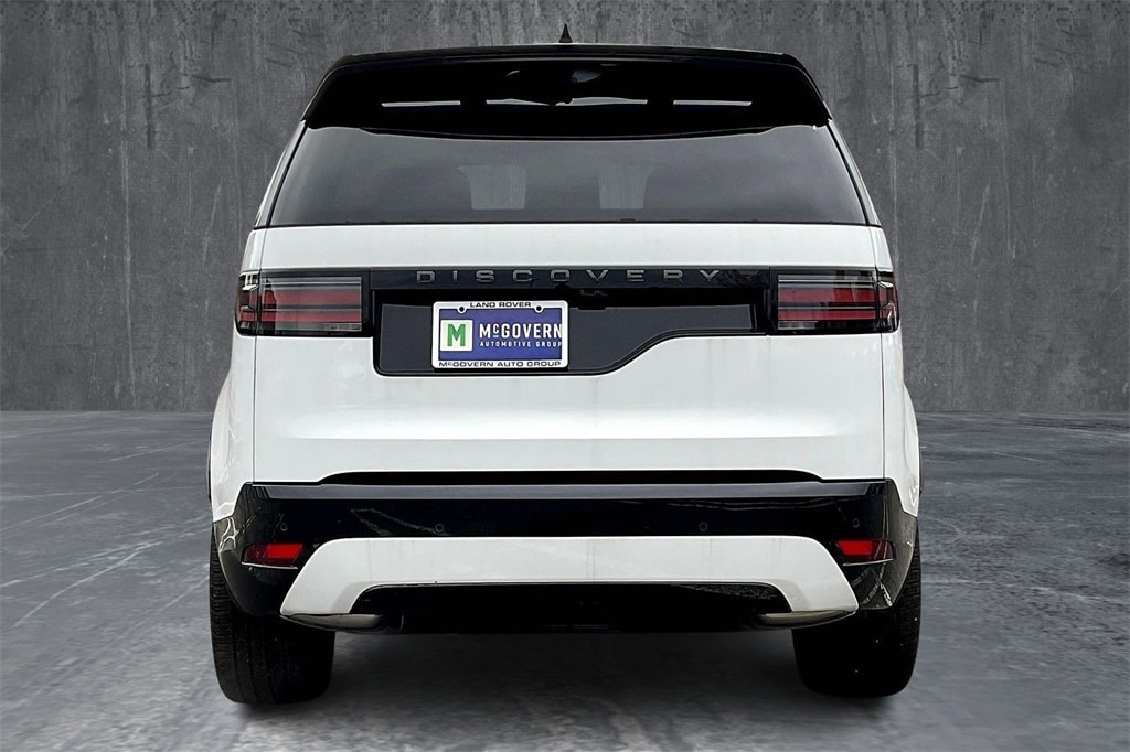 New 2025 Land Rover Discovery Dynamic SE SUV