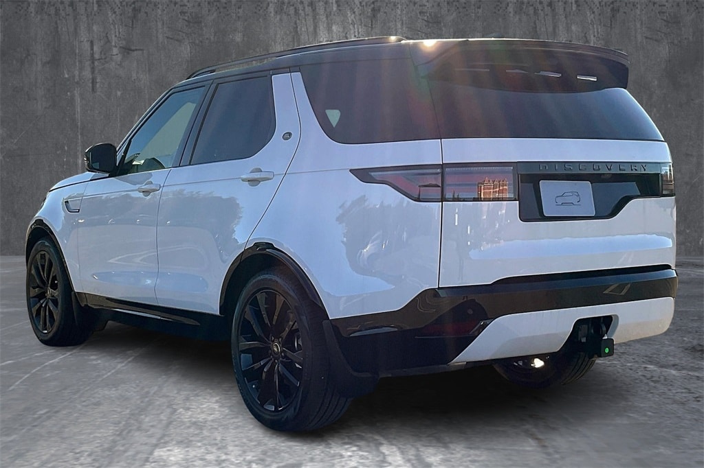 New 2026 Land Rover Discovery Dynamic SE 300PS SUV