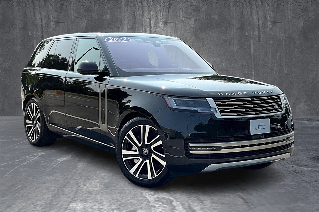 2023 Land Rover Range Rover SE photo 3