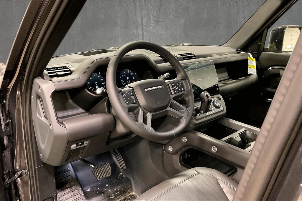 2026 Land Rover Defender X-Dynamic SE - Photo 7