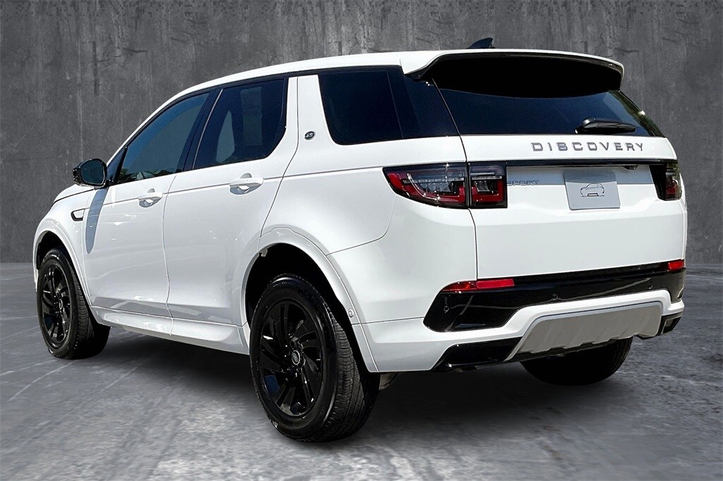2025 Land Rover Discovery Sport S photo 4