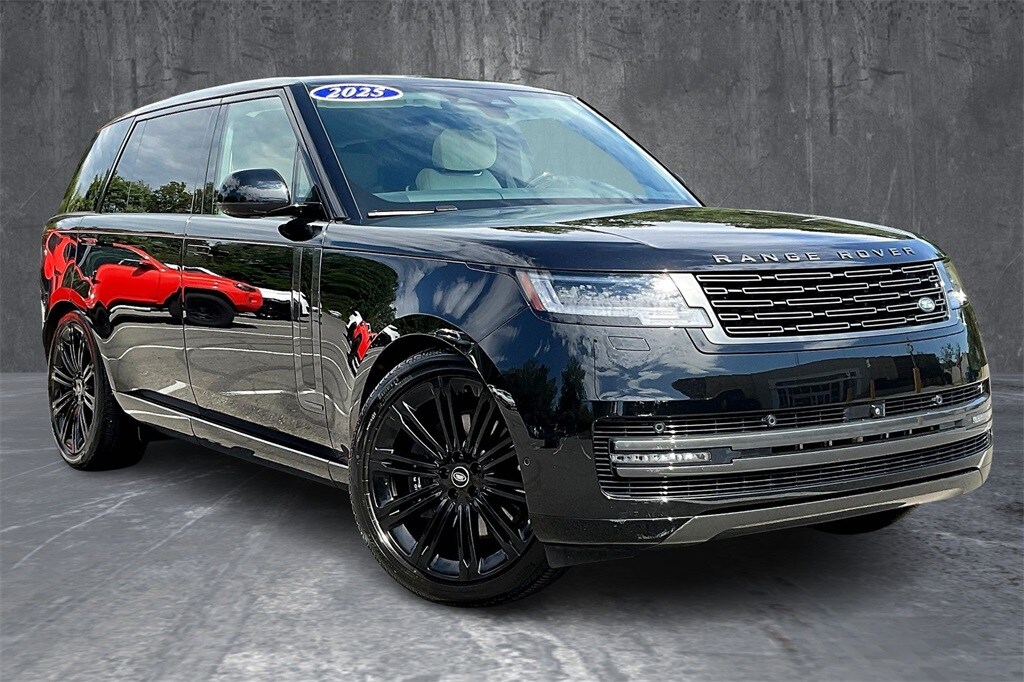 2025 Land Rover Range Rover Autobiography photo 3