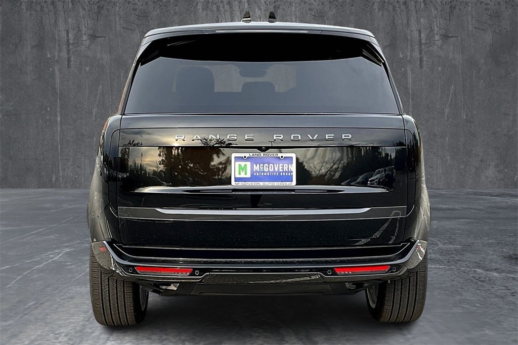 New 2025 Land Rover Range Rover SE SUV