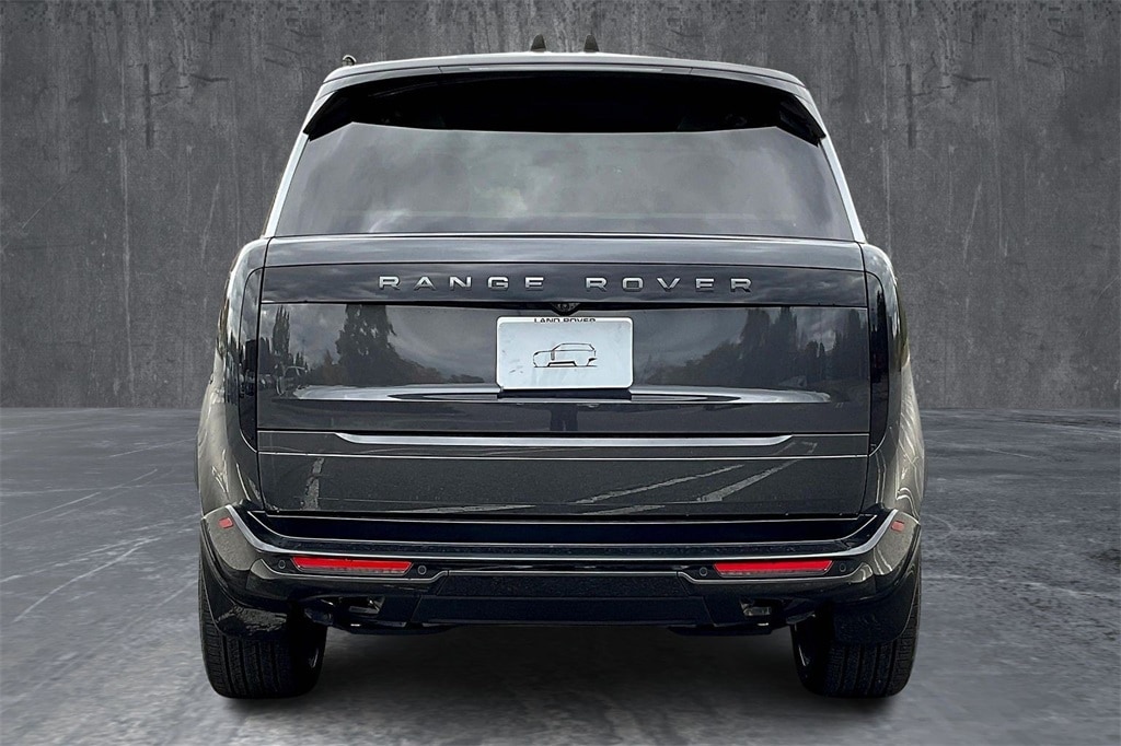 New 2025 Land Rover Range Rover SE 400PS SUV