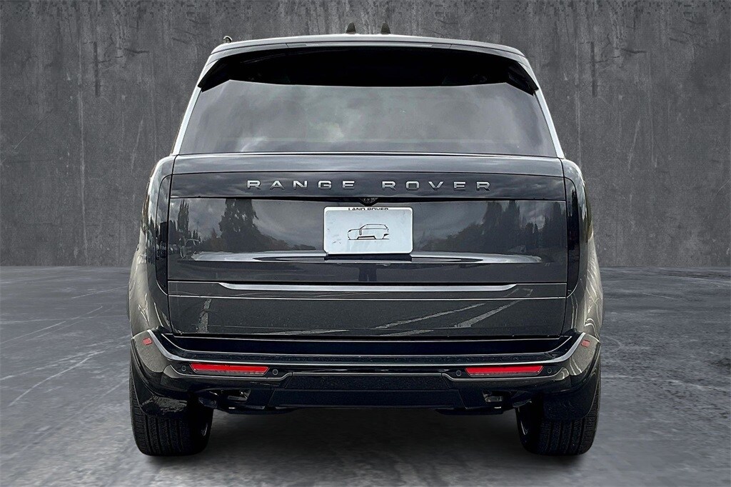 2025 Land Rover Range Rover SE photo 4