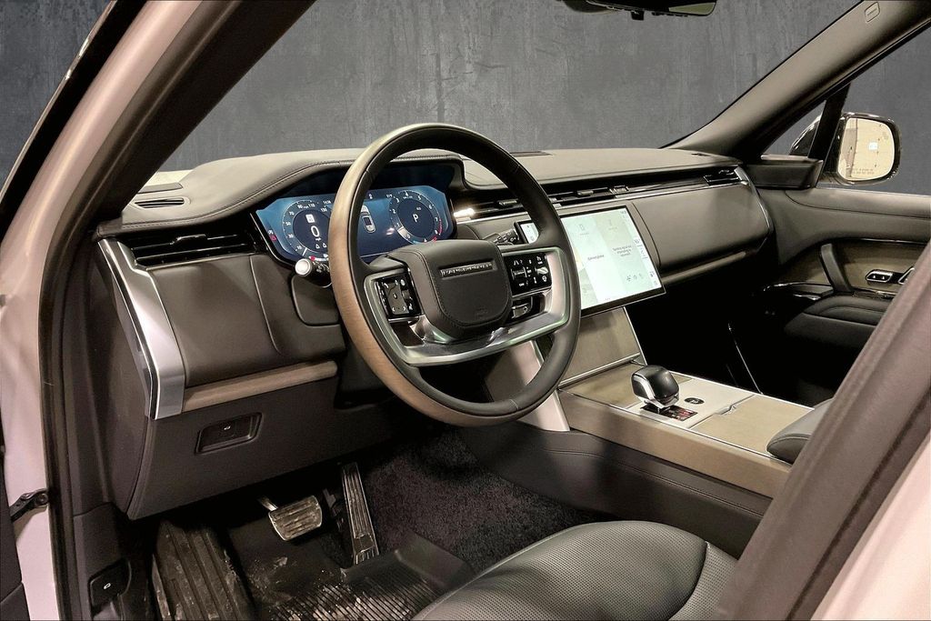 2026 Land Rover Range Rover SV - Photo 7