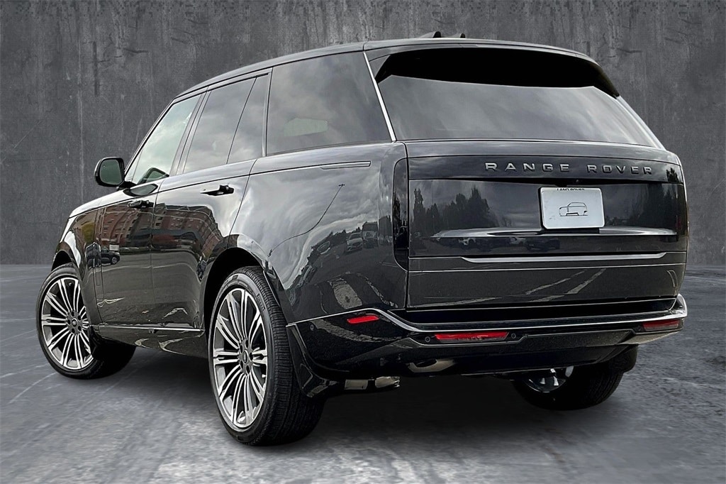 New 2025 Land Rover Range Rover SE 400PS SUV