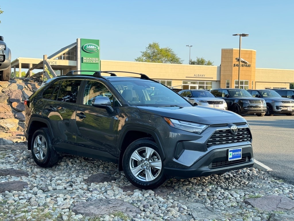 Used 2022 Toyota RAV4 XLE with VIN 2T3P1RFV6NW317402 for sale in Albany, NY