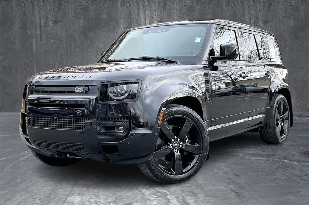 2025 Land Rover Defender V8's photo