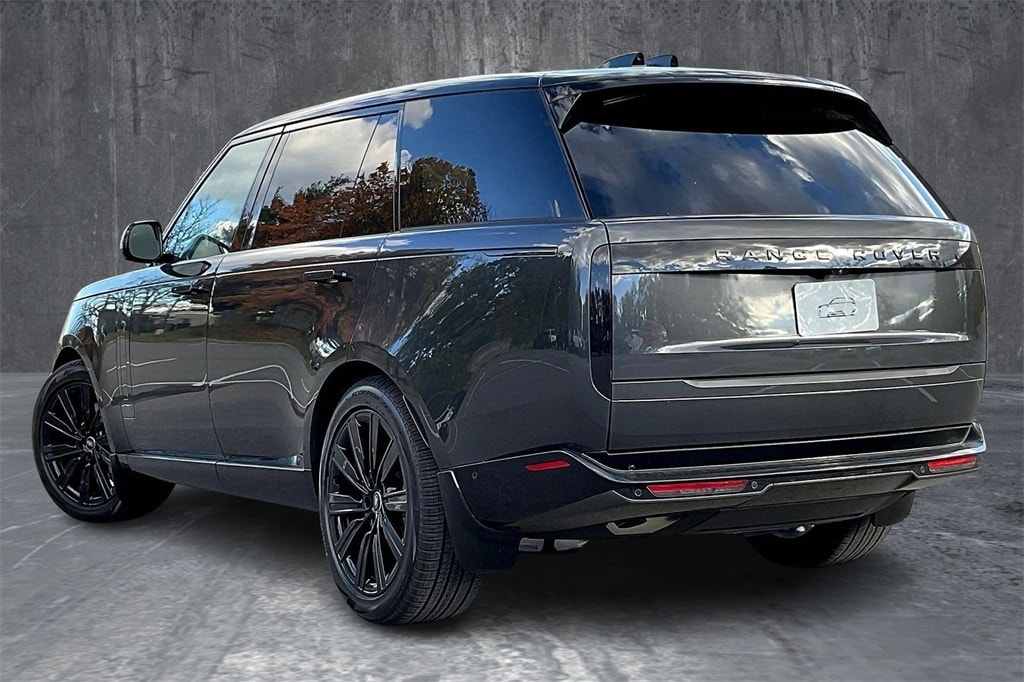 New 2025 Land Rover Range Rover SE SUV