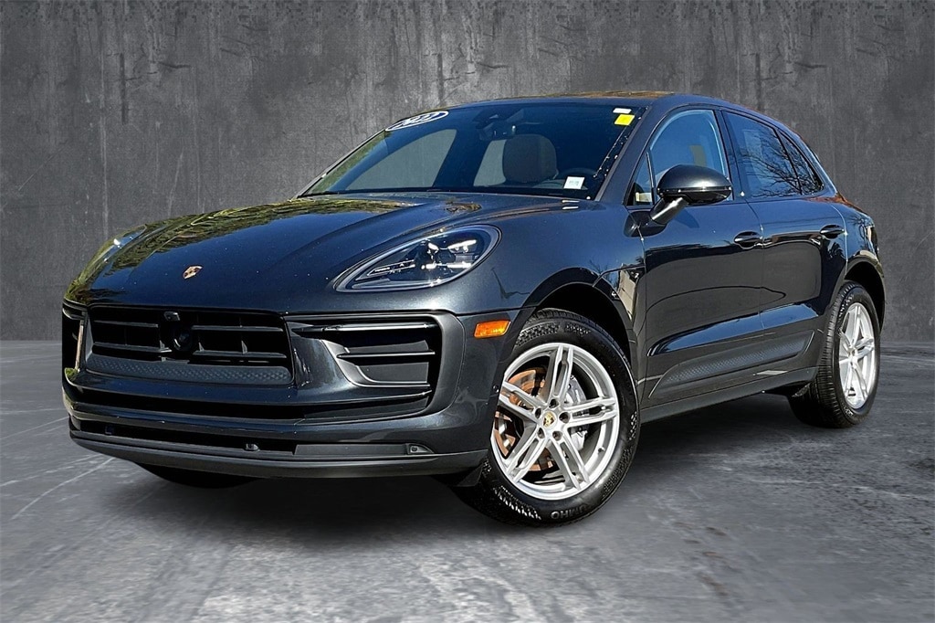 2022 Porsche Macan Base's photo
