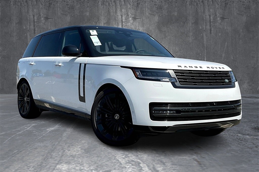 2025 Land Rover Range Rover SE photo 2