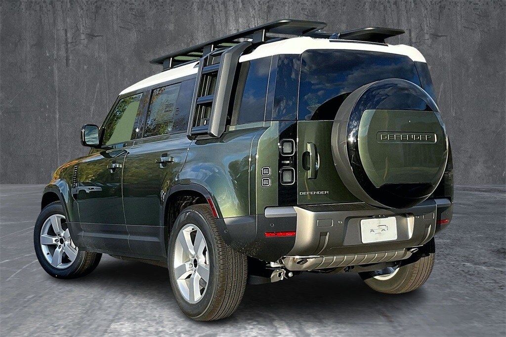 2026 Land Rover Defender 110 S photo 3
