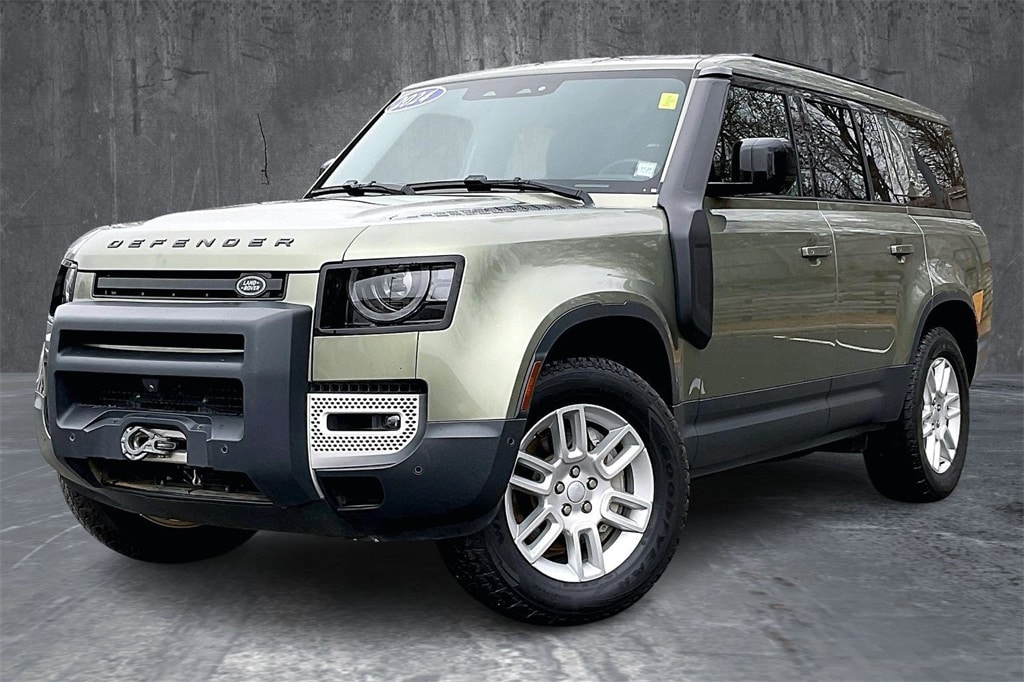 2024 Land Rover Defender S's photo