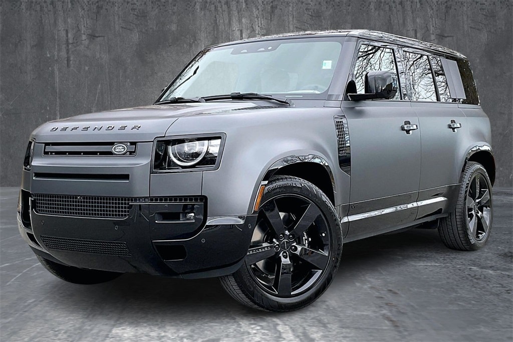 2026 Land Rover Defender V8's photo