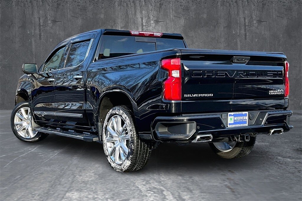 2023 Chevrolet Silverado 1500 High Country photo 4