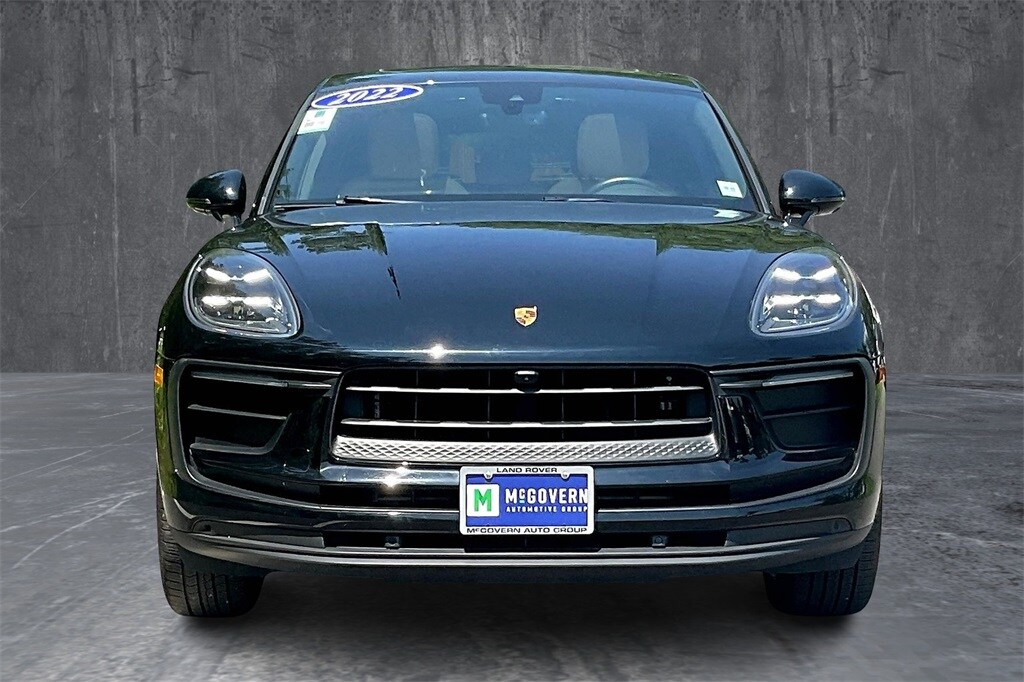 2022 Porsche Macan Base photo 2