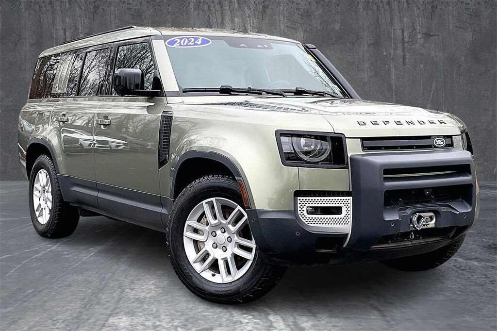 2024 Land Rover Defender 130 S photo 2