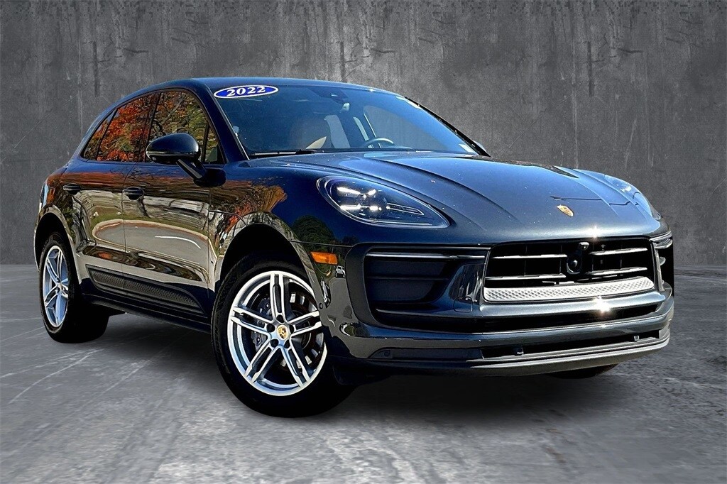 2022 Porsche Macan Base photo 3