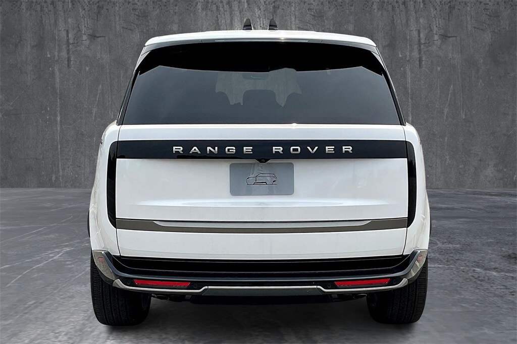 2025 Land Rover Range Rover SE photo 4