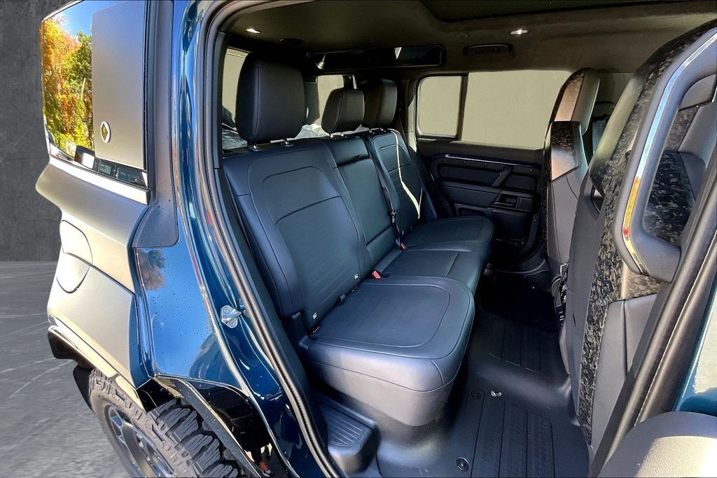 2026 Land Rover Defender OCTA - Photo 10