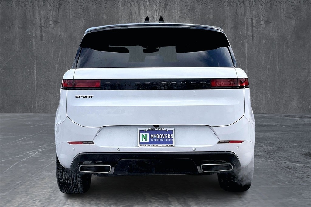 New 2026 Land Rover Range Rover Sport Dynamic SE SUV