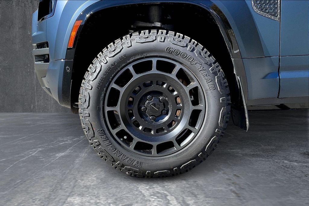 2026 Land Rover Defender OCTA - Photo 13