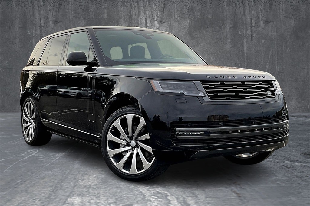 New 2025 Land Rover Range Rover SE SUV