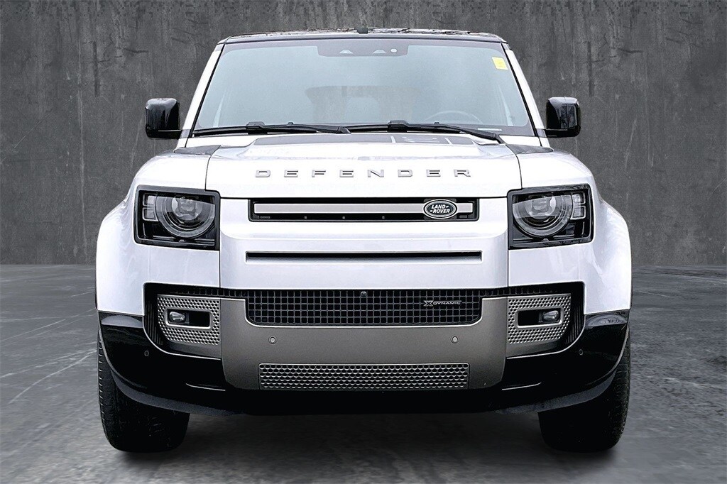 2023 Land Rover Defender 110 X-Dynamic SE photo 2