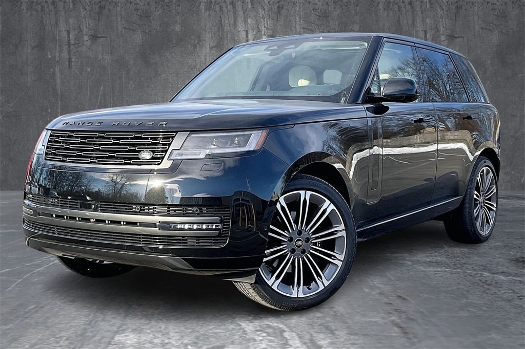 2025 Land Rover Range Rover SE's photo