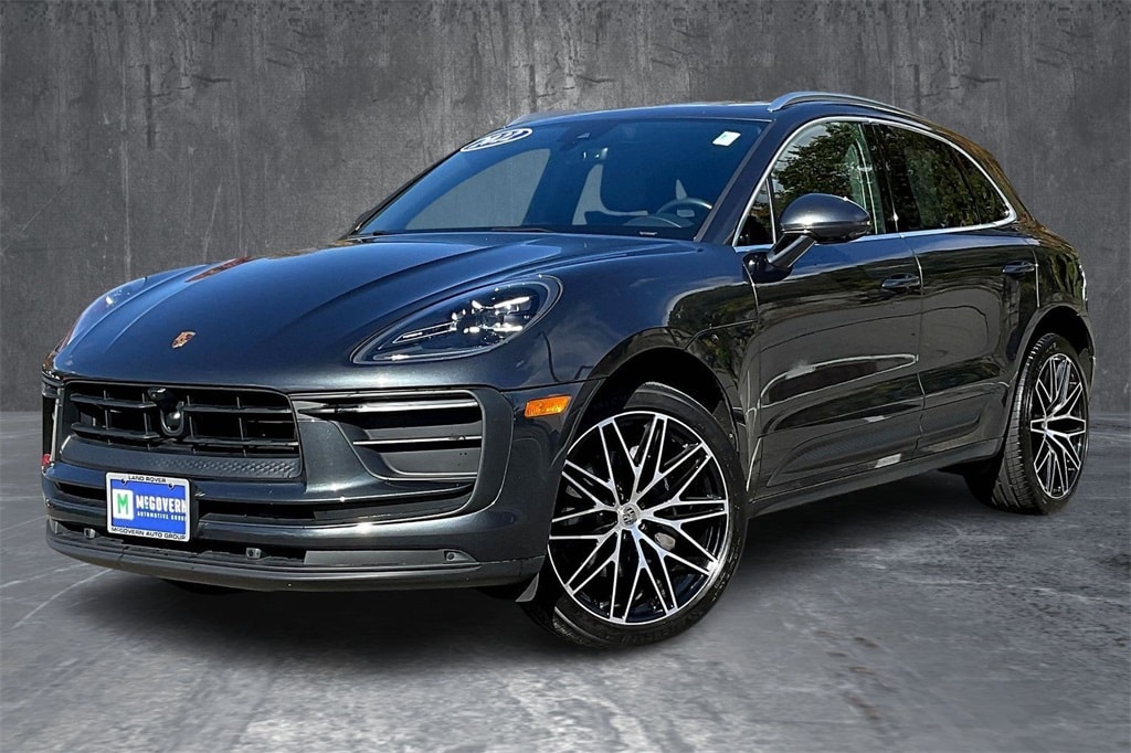 2022 Porsche Macan Base
